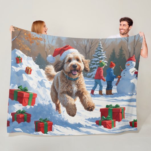Couverture Polaire Scène de Noël enneigée avec un Bernedoodle (En situation)