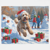 Couverture Polaire Scène de Noël enneigée avec un Bernedoodle (Devant (Horizontal))