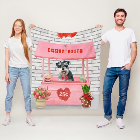 Couverture Polaire Schnauzer Chien Valentine's Day Kissing Booth (En situation)