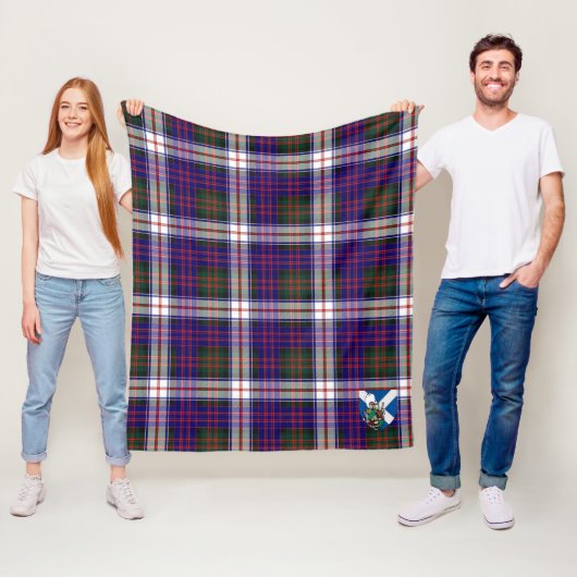 Couverture Polaire Scotts MacDonald habillé Tartan moderne plaid (En situation)