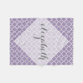 Couverture Polaire Script Motif Pastel Purple Grey Quatrefoil Nom (Devant (Horizontal))