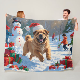 Couverture Polaire Shar Pei courant dans la neige avec un chapeau de 