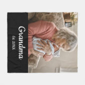 Couverture Polaire Simple Script Grandma Est.Photo Year Black (Devant (Horizontal))