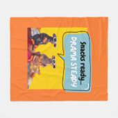 Couverture Polaire Snacks Ready, Drama Steady (Devant (Horizontal))