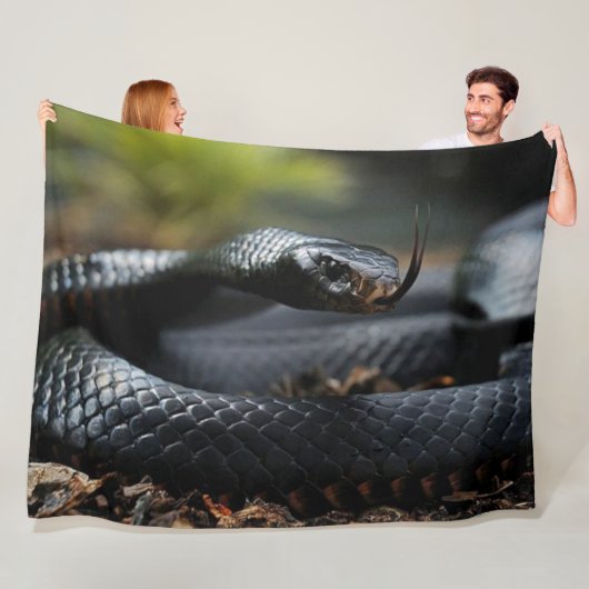 COUVERTURE POLAIRE SNAKE MAMBA NOIR (En situation)