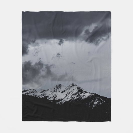 COUVERTURE POLAIRE SNOWY MOUNTAIN UNDER DRAMATIC CLOUDS (Devant)
