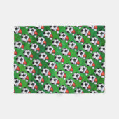 Couverture Polaire Soccer Ball Santa Hat Motif sur Vert (Devant (Horizontal))