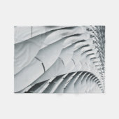 Couverture Polaire Structure du bâtiment blanc et gris (Devant (Horizontal))