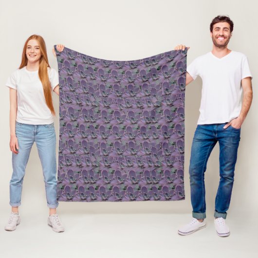 Couverture Polaire Succulente Violette (En situation)