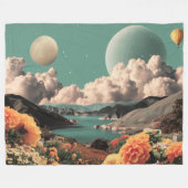 Couverture Polaire Surreal Mountain Landscape with Planets and Clouds (Devant (Horizontal))