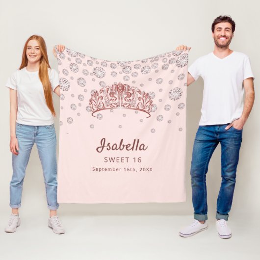 Couverture Polaire Sweet 16 rose or tiara couronne rose monogramme (En situation)