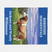 Couverture Polaire Taureau Simmental dans le pâturage (Devant (Horizontal))