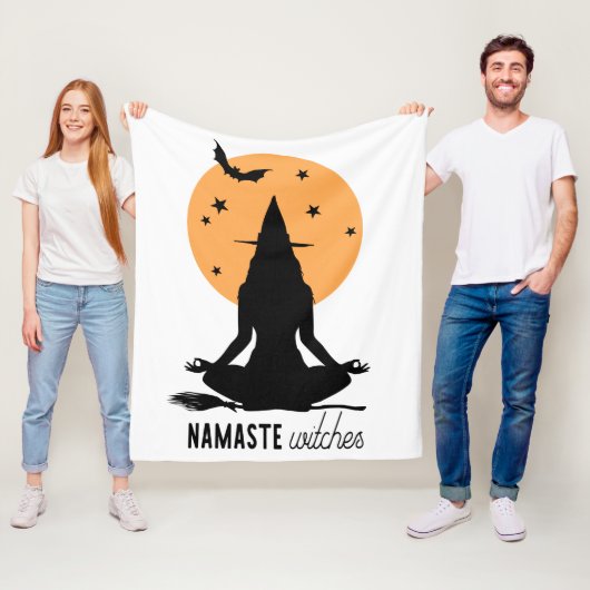 Couverture Polaire Témoins de yoga d'Halloween contemporain (En situation)