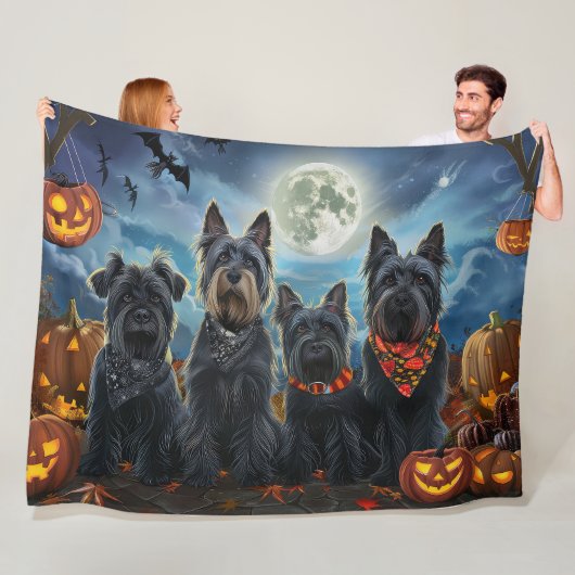Couverture Polaire Térrier Écossais Halloween Fantomatique (En situation)
