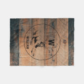 Couverture Polaire Texture en bois rustique et monogramme de cerfs su (Devant (Horizontal))
