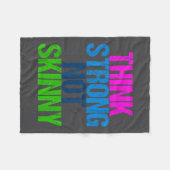 Couverture Polaire Think Strong Not Skinny Motivational Fitness (Devant (Horizontal))