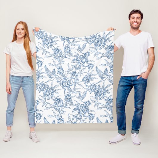 Couverture Polaire Toile de Jouy bleue (En situation)