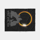 Couverture Polaire Total Solaire Eclipse Sasquatch Artwork - Big Foot (Devant (Horizontal))
