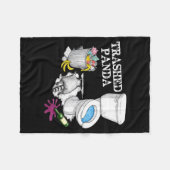 Couverture Polaire Trashed Panda Drunk Racoon Party Animal Meme Funny (Devant (Horizontal))
