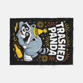 Couverture Polaire Trashed Panda New Year 2026 Funny Raccoon Design  (Devant (Horizontal))