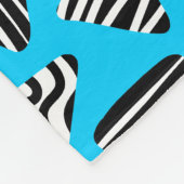 Couverture Polaire Triangles 240121 - Noir et Blanc sur Sky Blue (Coin)