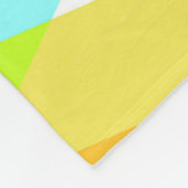 Couverture Polaire Triangles jaunes, rouges et bleus cadets (Coin)