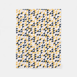 Couverture Polaire Triangles mosaïques en jaune, rose et bleu marine