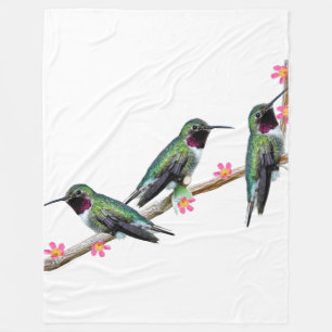 Couverture Polaire Trois colibris perchés sur une branche d'une fleur