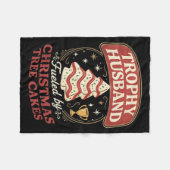 Couverture Polaire Trophy Husband Fueled By Christmas Tree Cakes Funn (Devant (Horizontal))