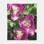 Couverture Polaire Tulipes mignonnes pourpres dans le jardin (Devant)