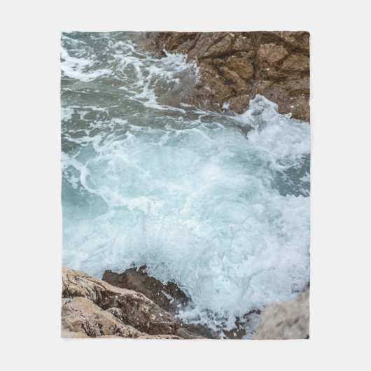 Couverture Polaire Turquoise Ocean Waves on Rocky Shore (Devant)