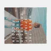 Couverture Polaire >- > un d'un jet aimable d'ouatine de >-> (Devant (Horizontal))