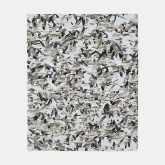 COUVERTURE POLAIRE UN ÉNORME FLOC DENSE D'OEUVRE DE NEIGE S'ENSEMBLE