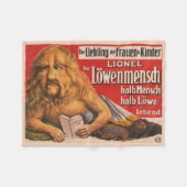 Couverture Polaire Un Homme Avec Tête Lion Lecture Shakespeare, 1913. (Devant (Horizontal))