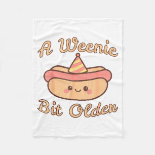 Couverture Polaire Un peu plus vieux Un anniversaire de hot dog migno