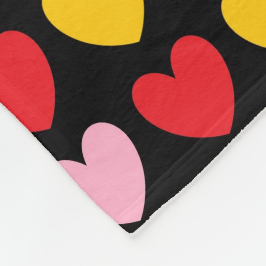 Couverture Polaire Un plus large noir de coeurs d'arc-en-ciel de (Coin)