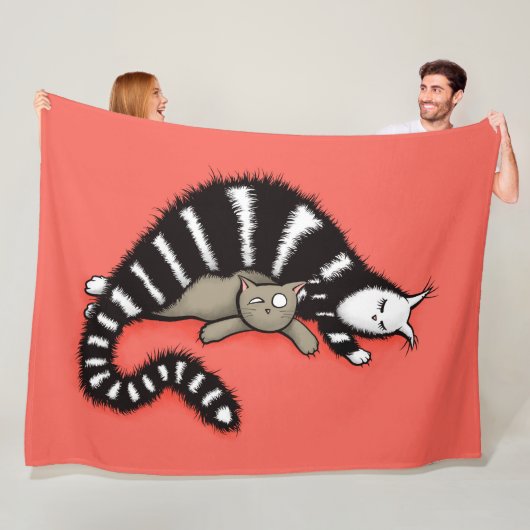 Couverture Polaire Une mère de chat protège son mignon petit Kitty (En situation)