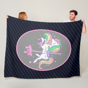 Couverture Polaire Unicorne arc-en-ciel avec dos rayé