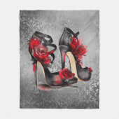 Couverture Polaire Vampy Strappy Stilettos | Roses rouges talons sur  (Devant)