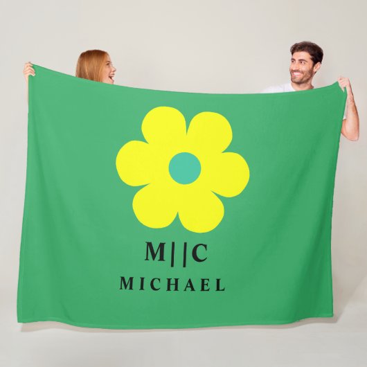 Couverture Polaire vert et jaune simple moderne monogramme mignon (En situation)