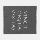 Couverture Polaire Vincit omnia veritas (Devant (Horizontal))