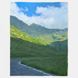 Couverture Polaire Vue alpine de Transfagarasan – Art montagneux de R