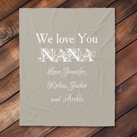 Couverture Polaire 'We Love You Nana' Elegant Script Names Soft Grey