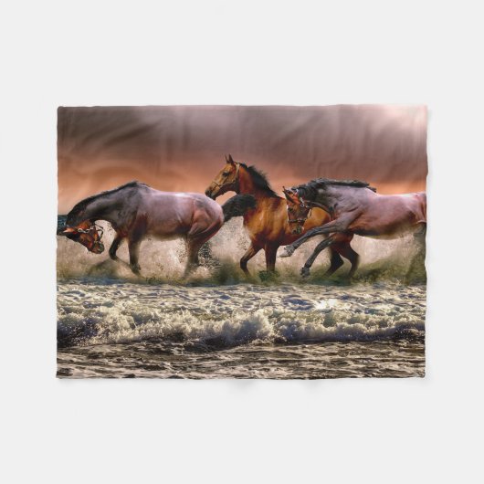 Couverture Polaire Wild Horses Playing in the Sea print (Devant (Horizontal))