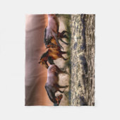 Couverture Polaire Wild Horses Playing in the Sea print (Devant)