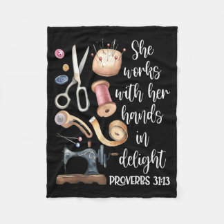 Couverture Polaire Works with Hands in Delight Sewing Christian Art