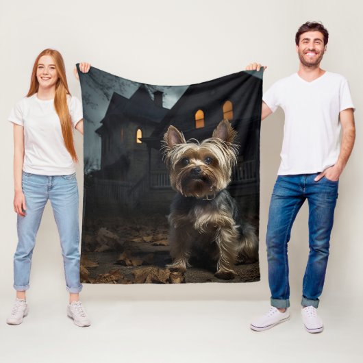 Couverture Polaire Yorkshire Terrier Halloween effrayant (En situation)