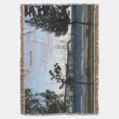 Couverture Pont Mackinac avec des arbres jettent la couvertur (devant Vertical)