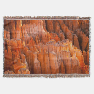 Couverture Porte-malheurs de roche dans la lumière de matin