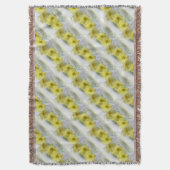Couverture primrose dans une tasse de café (devant Vertical)